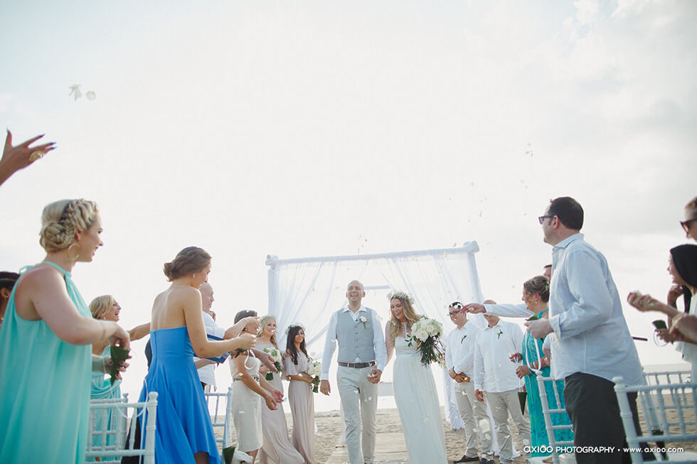 Axioo: Bohemian Beach Paradise